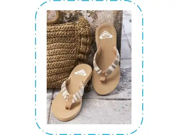 Poncho, Badetücher, Bademäntel, Brillen, Mützen, Schuhe. Sonderaktion