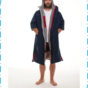 Sofort Bestellen Poncho, Badetücher, Bademäntel, Brillen, Mützen, Schuhe.
