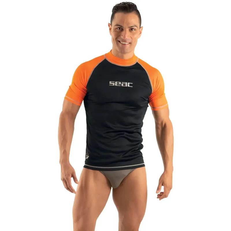 Billig Rash Guard T-Sun Short Man Black-Orange M Seac 155-18-M